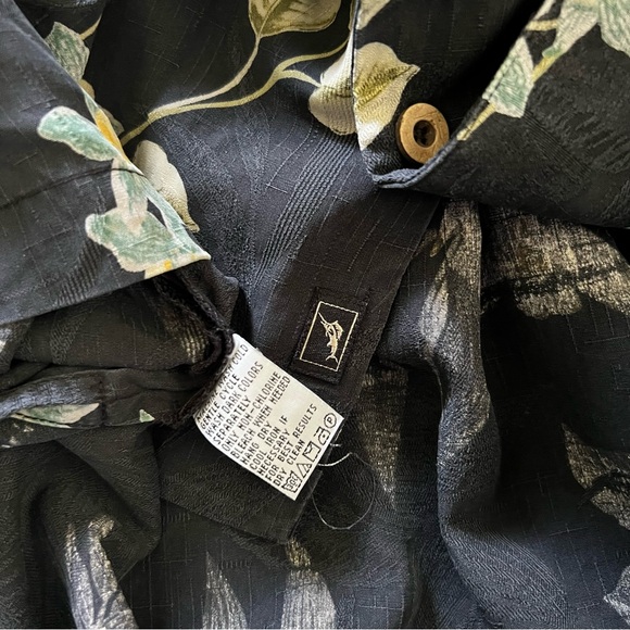 Tommy Bahama Hawaiian 100% Silk Shirt Size XL - Picture 8 of 9